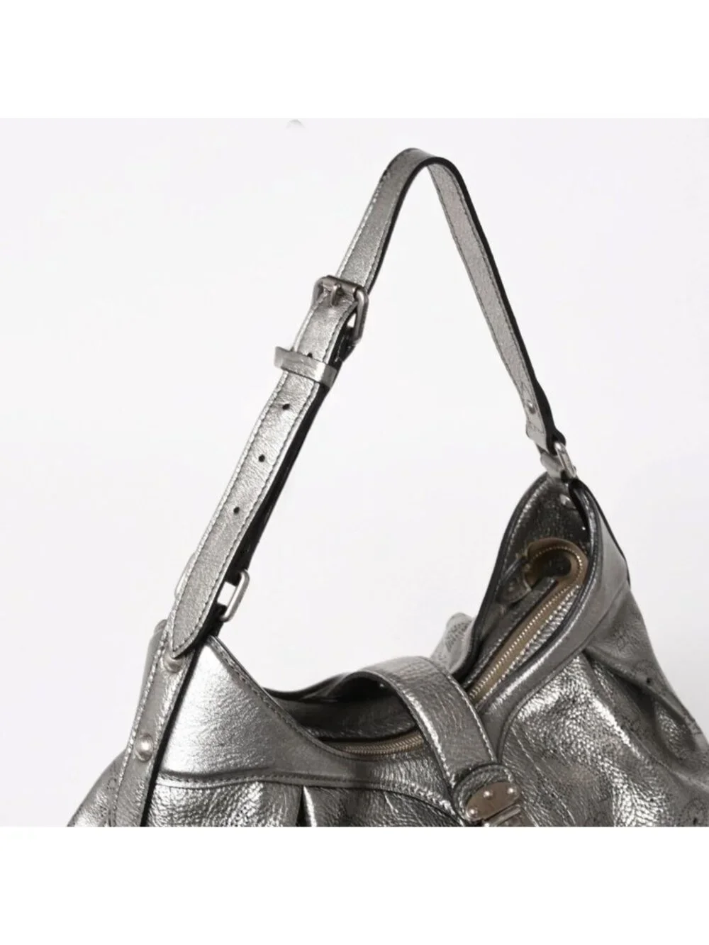 Louis Vuitton Mahina XS Shoulder Bag Argent Metallic Silver